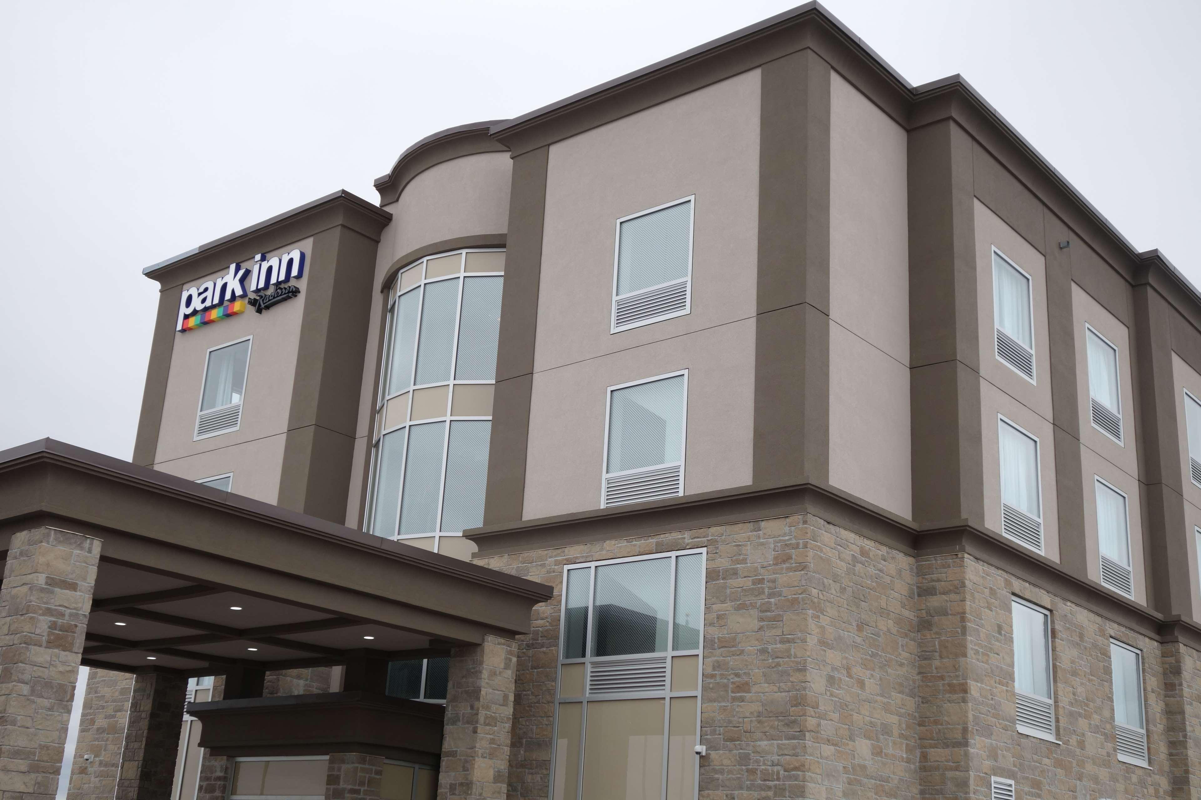 Park Inn By Radisson Brampton, On Kültér fotó